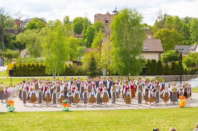 bērnu deju kolektīvs "Drellīši"